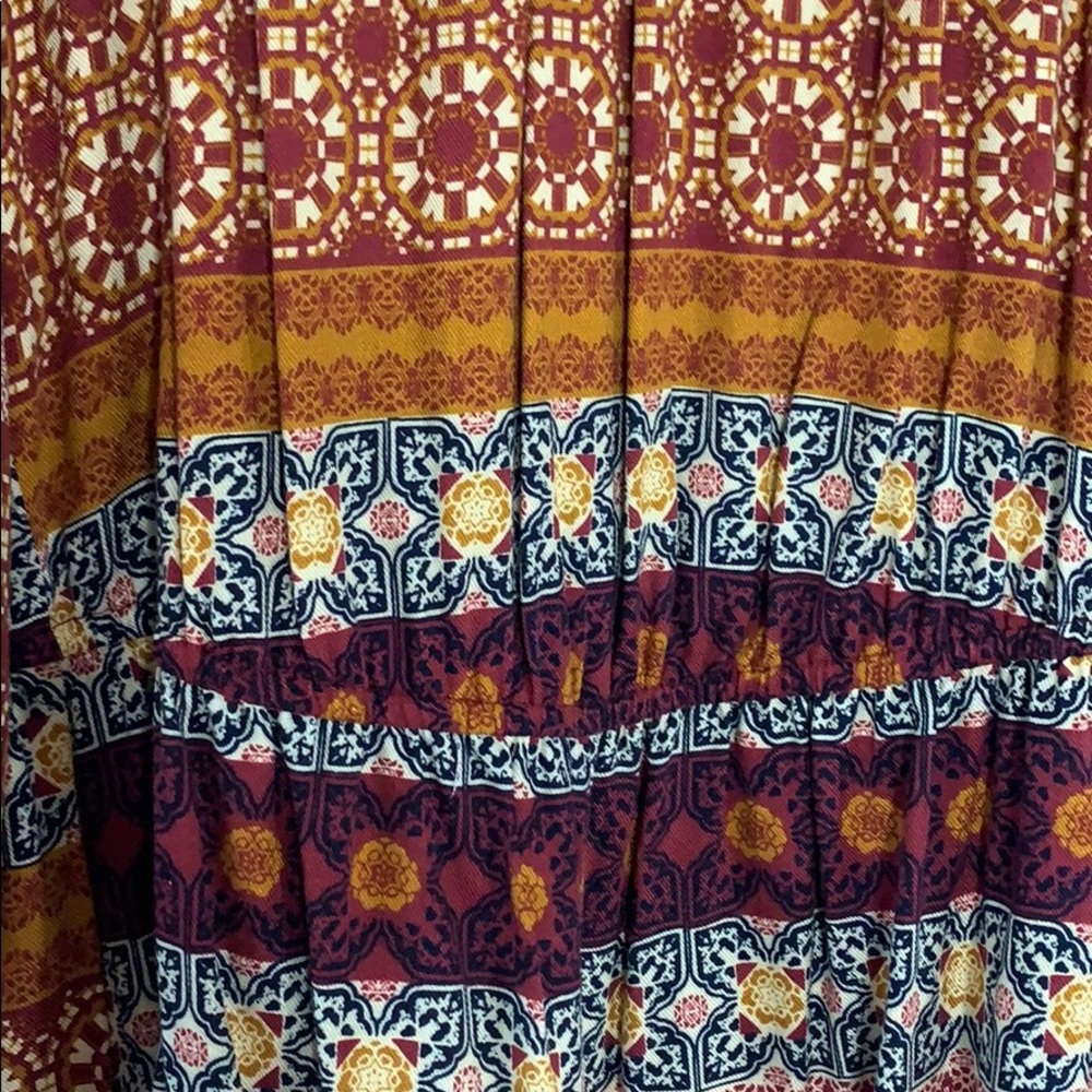 Off-The-Shoulder Pattern Romper - Picture 3 of 4